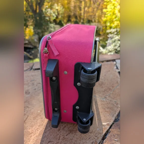 2011 Monster High Mini Roller Carry On Suitcase - Picture 6 of 12